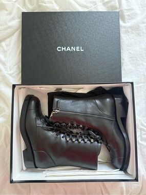 CHANEL | Shoes | Chanel Black Leather Side Zip Cclogo Moto Boots
